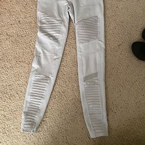Alo putty colored leggings